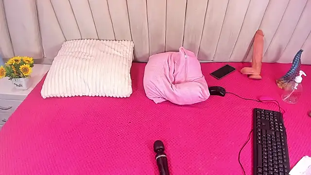 wetmoonhott online show from July 23, 12:35 pm