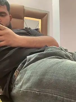 amitsharma7868 online show from February 16, 8:24 am