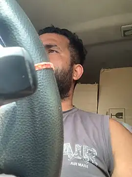 Snapshot of amitsharma7868 chatting on July 10, 9:31 am amitsharma7868 online show from July 10, 9:31 am