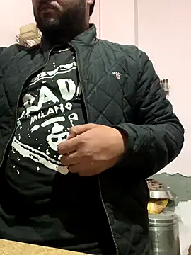 amitsharma7868 online show from December 14, 2:22 pm