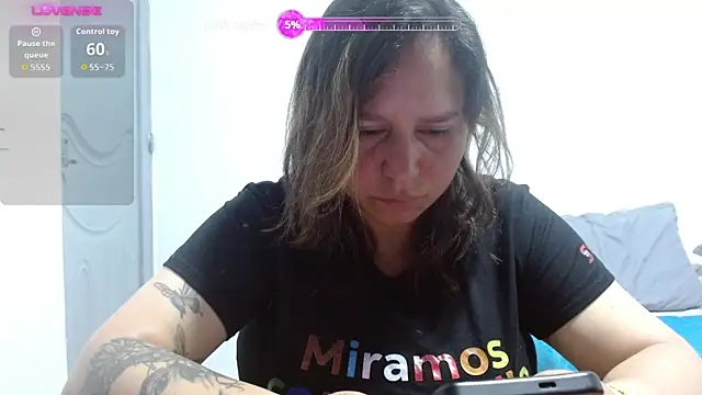 Snapshot of haashkyo chatting on October 27, 2:51 pm haashkyo online show from October 27, 2:51 pm