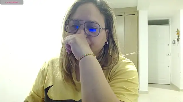 Snapshot of haashkyo chatting on June 4, 3:00 am haashkyo online show from June 4, 3:00 am
