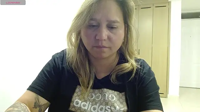 Snapshot of haashkyo chatting on June 26, 3:56 am haashkyo online show from June 26, 3:56 am