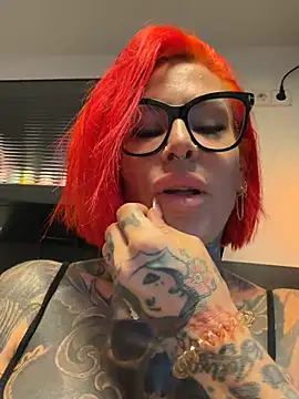 Snapshot of CatCoxx chatting on July 12, 5:19 am CatCoxx online show from July 12, 5:19 am