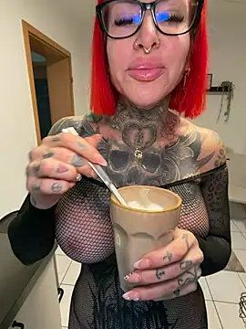 CatCoxx online show from May 17, 5:29 am