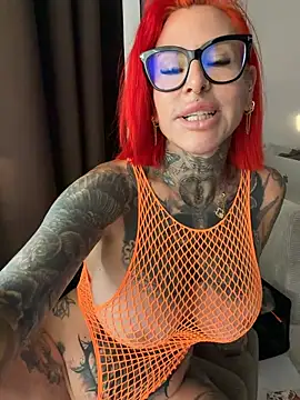Snapshot of CatCoxx chatting on July 1, 5:30 am CatCoxx online show from July 1, 5:30 am