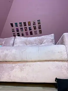 Rinamay  online show from February 22, 9:16 pm