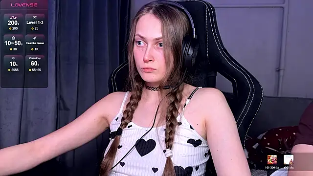 cutemilana sexwife online show from February 4, 9:21 pm