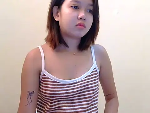 Snapshot of cristine190 chatting on October 5, 10:33 pm cristine190 online show from October 5, 10:33 pm
