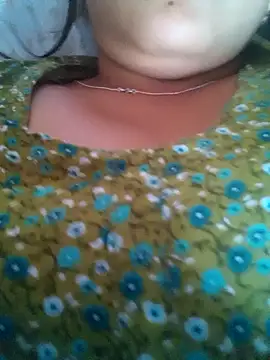 babyjunee12 online show from April 12, 5:00 am