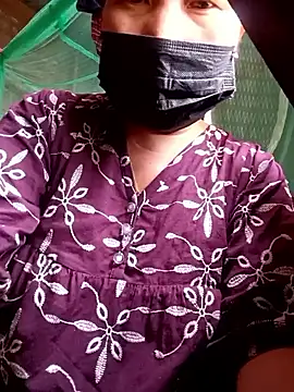 babyjunee12 online show from May 10, 6:28 am