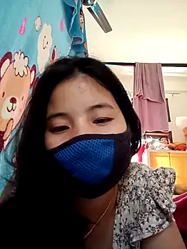 Snapshot of babyjunee12 chatting on February 18, 8:11 am babyjunee12 online show from February 18, 8:11 am