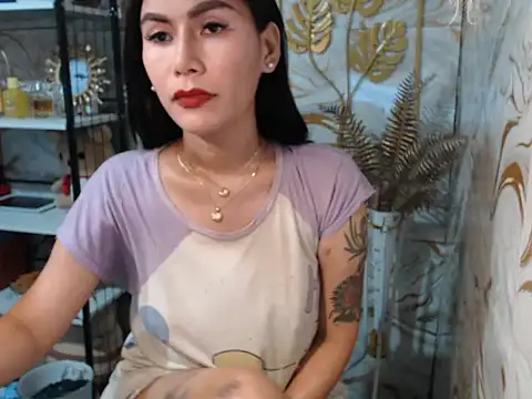 Snapshot of tshot_izzy_88 chatting on July 16, 5:59 am tshot izzy 88 online show from July 16, 5:59 am
