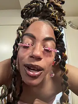 Snapshot of sexyyykenya chatting on November 18, 3:43 am sexyyykenya online show from November 18, 3:43 am