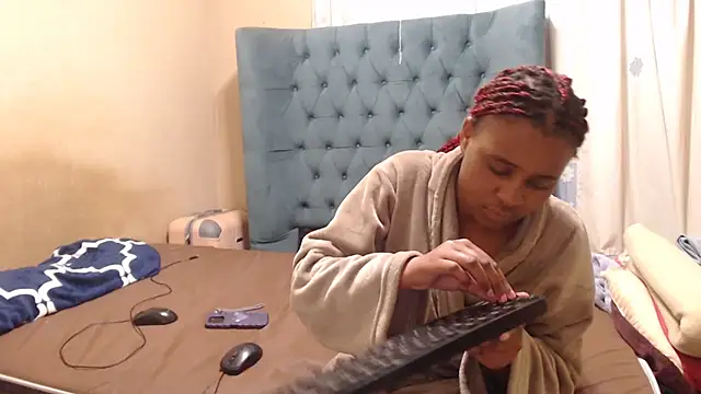 EbonyEssence online show from June 7, 5:29 pm