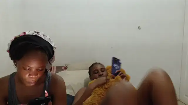 EssenceLovers online show from January 6, 7:40 pm