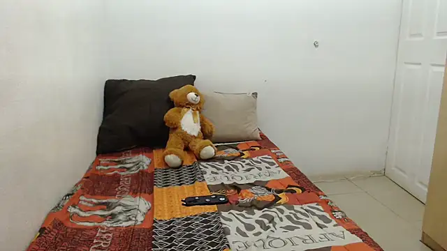 EssenceLovers online show from January 9, 6:15 pm