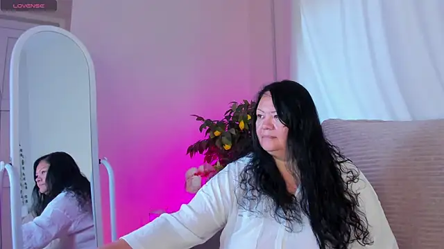 Snapshot of sandra_jackson chatting on July 21, 2:47 am sandra jackson online show from July 21, 2:47 am
