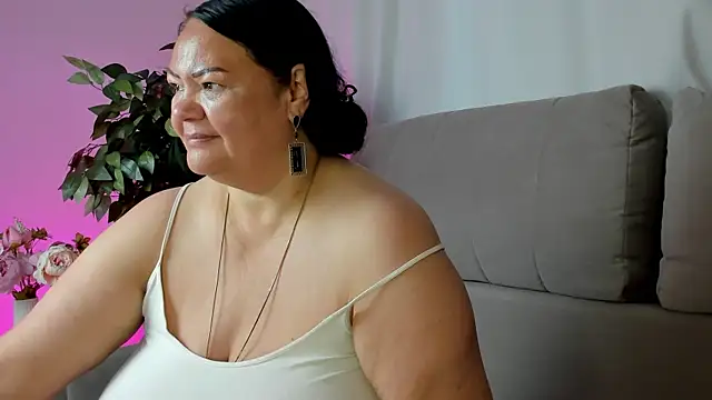 Snapshot of sandra_jackson chatting on July 14, 2:38 am sandra jackson online show from July 14, 2:38 am