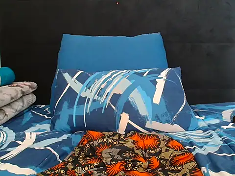 Snapshot of CreamySexyPussy chatting on October 14, 5:35 pm CreamySexyPussy online show from October 14, 5:35 pm