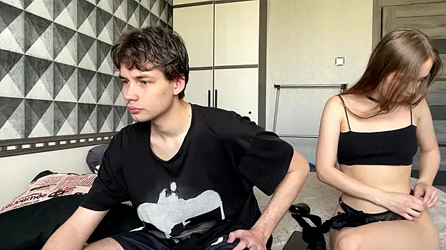 Snapshot of merycouple chatting on January 17, 5:33 am merycouple online show from January 17, 5:33 am