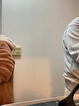 h415a812 online show from February 14, 2:39 pm