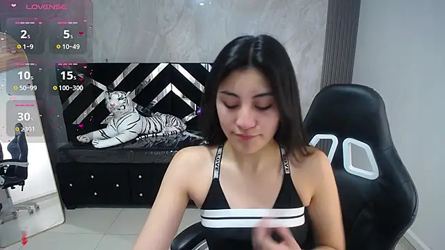 Zoe Blaze A online show from September 9, 1:09 pm