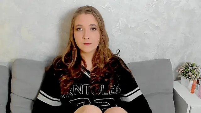 Snapshot of EiraWise chatting on December 2, 1:35 pm EiraWise online show from December 2, 1:35 pm