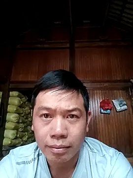 Snapshot of DungLuongg chatting on October 25, 11:49 pm DungLuongg online show from October 25, 11:49 pm