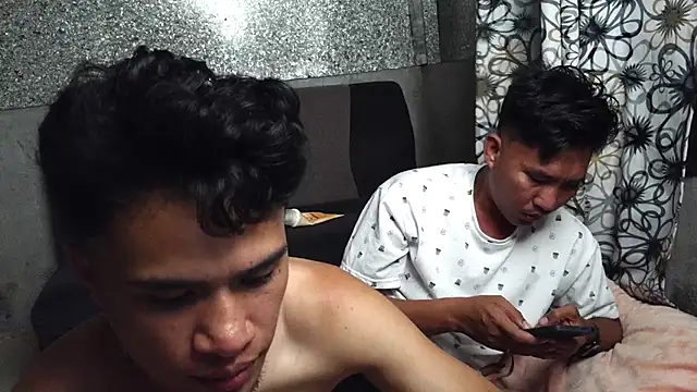 Snapshot of urbillyboi chatting on August 7, 2:34 pm urbillyboi online show from August 7, 2:34 pm