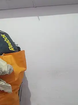 poojam93 online show from October 29, 2:10 am