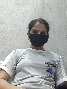 Snapshot of poojam93 chatting on June 17, 1:27 am poojam93 online show from June 17, 1:27 am