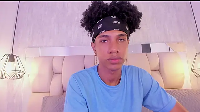 Johan gz  online show from March 6, 12:00 pm