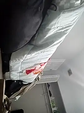 sarahkat86 online show from February 28, 11:15 pm