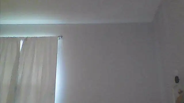 sarahkat86 online show from May 1, 9:31 pm