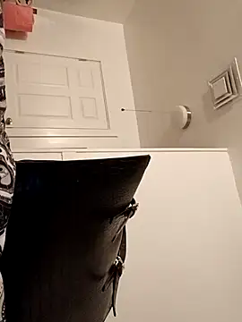 sarahkat86 online show from February 14, 12:00 am