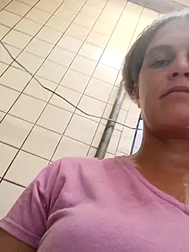 Snapshot of sarahkat86 chatting on September 9, 3:43 pm sarahkat86 online show from September 9, 3:43 pm