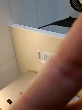 sarahkat86 online show from December 3, 6:51 pm