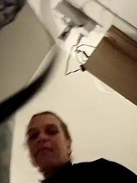 sarahkat86 online show from February 6, 11:34 pm