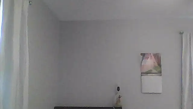 sarahkat86 online show from April 12, 11:19 pm