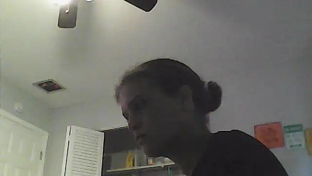 sarahkat86 online show from May 19, 9:33 pm