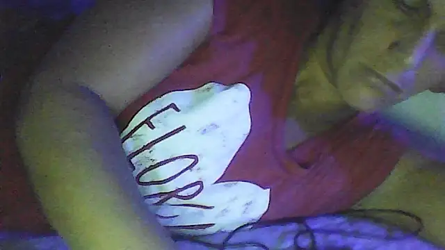 sarahkat86 online show from January 19, 3:21 am