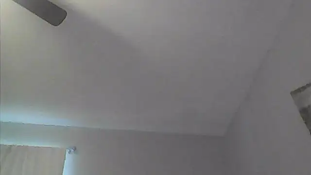 sarahkat86 online show from May 16, 11:04 pm
