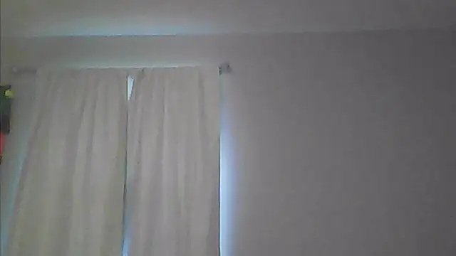 sarahkat86 online show from May 5, 11:19 pm