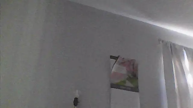 sarahkat86 online show from April 14, 9:53 pm