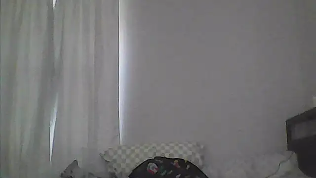 sarahkat86 online show from May 4, 12:19 pm