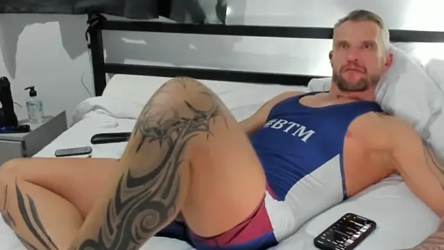 Snapshot of lupoillupo chatting on September 10, 9:25 pm lupoillupo online show from September 10, 9:25 pm