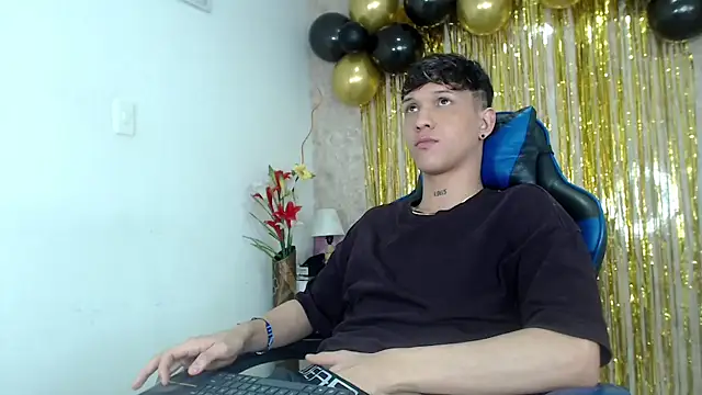 Snapshot of AustinPrice chatting on October 17, 7:48 pm AustinPrice online show from October 17, 7:48 pm