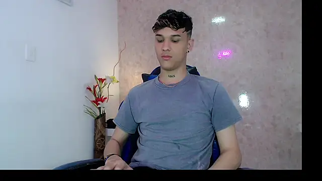 Snapshot of AustinPrice chatting on October 6, 9:04 pm AustinPrice online show from October 6, 9:04 pm