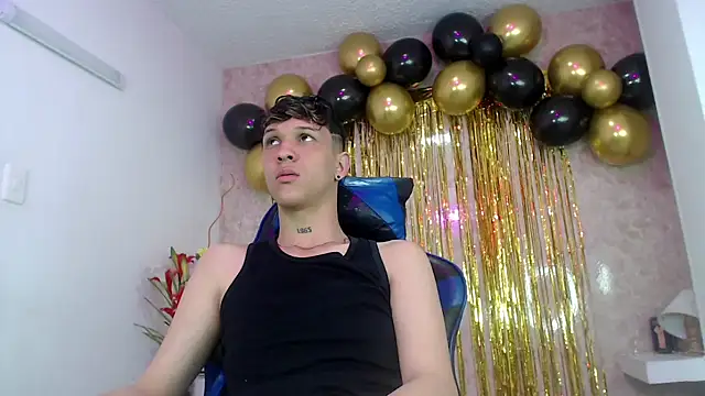Snapshot of AustinPrice chatting on October 15, 9:34 pm AustinPrice online show from October 15, 9:34 pm